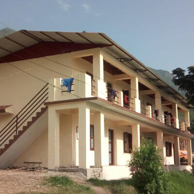 Schulunterkunft Manbu